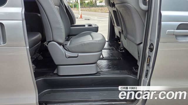 Hyundai Grand Starex Wagon 12-Seater Smart 2019 — фото 20