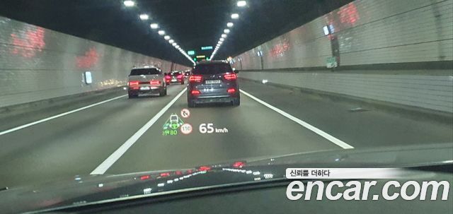 Land Rover Range Rover Velar 2.0 P250 R-Dynamic SE 2023 — фото 11