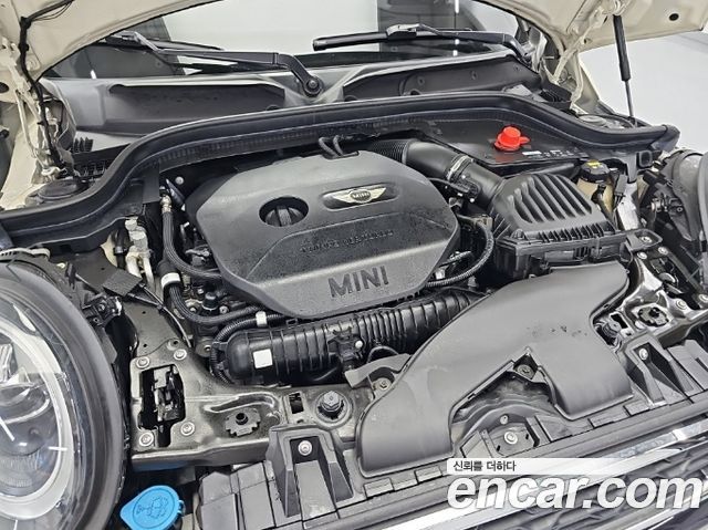 MINI Cooper S Convertible Standard 3rd 2019 — фото 6