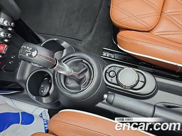 MINI Cooper S Convertible Standard 3rd 2019 — фото 9