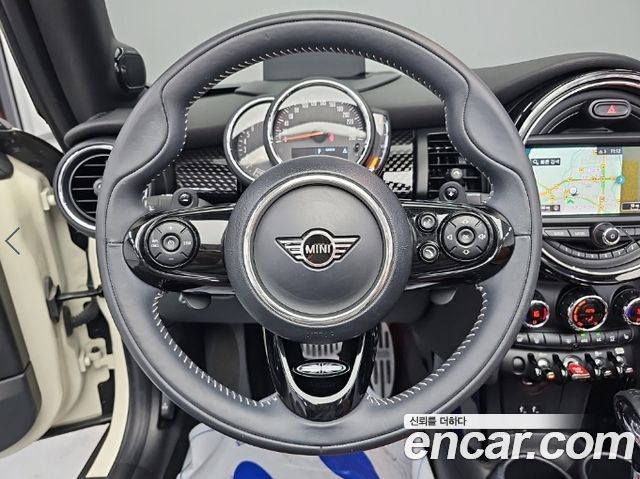 MINI Cooper S Convertible Standard 3rd 2019 — фото 10