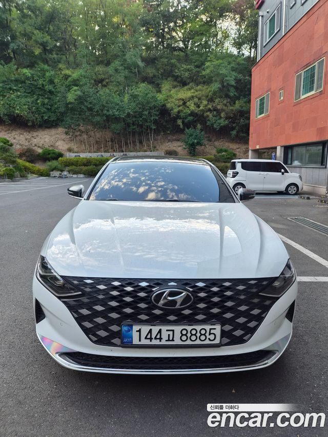 Hyundai Grandeur (IG) 3.0 LPi Rent Car Modern