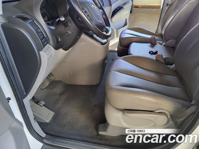 Kia Carnival R New Carnival Limousine GLX High-Deluxe 2013 — фото 22