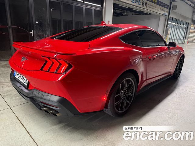 Ford Mustang (VII) 2.3 EcoBoost Premium Coupe 2024 — фото 4