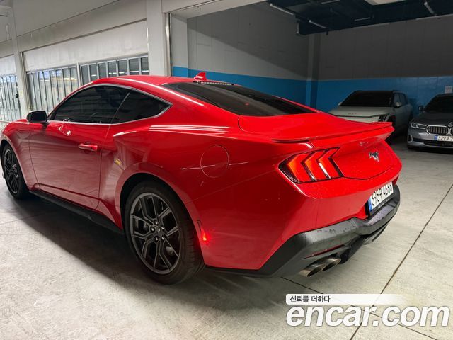 Ford Mustang (VII) 2.3 EcoBoost Premium Coupe 2024 — фото 6