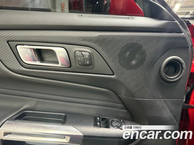 Ford Mustang (VII) 2.3 EcoBoost Premium Coupe 2024 — фото 17