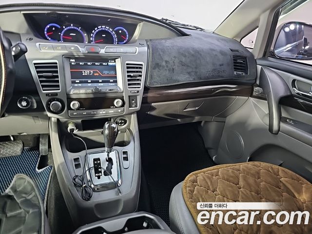 KG Mobility (SsangYong) Korando Turismo 4WD RX 9-seater 2016 — фото 10