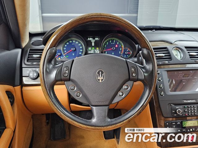 Maserati Quattroporte S 4.7 V8 2011 — фото 17