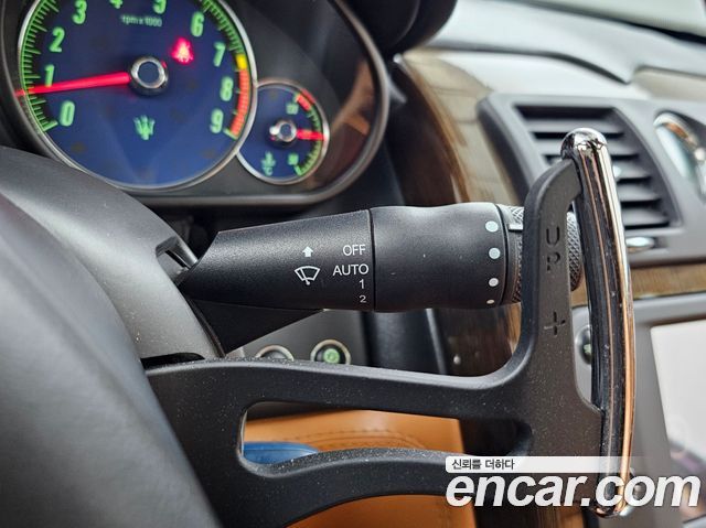 Maserati Quattroporte S 4.7 V8 2011 — фото 21