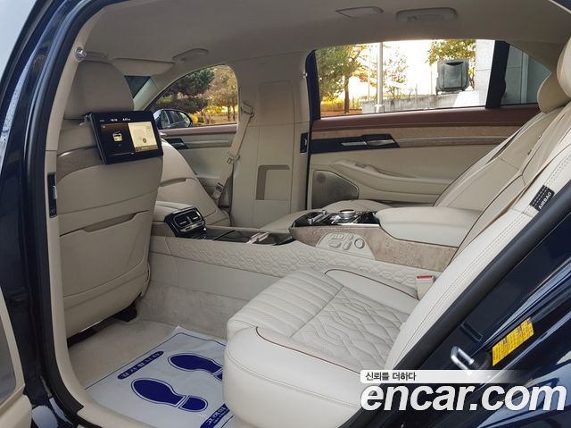Genesis G90 5.0 AWD Limousine Prestige 2021 — фото 17