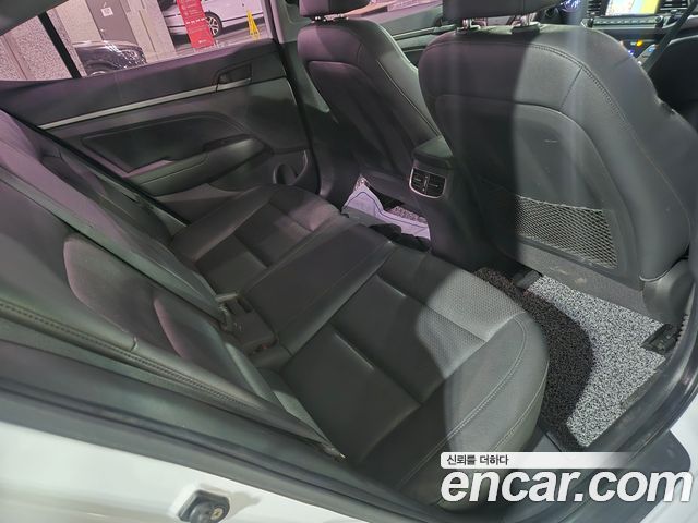 Hyundai Avante (AD) 1.6 GDI Smart 2017 — фото 12