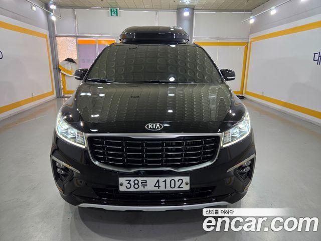 Kia Carnival 9-Seater Prstige 2019 — фото 2