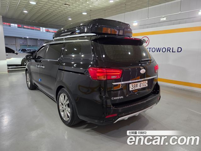 Kia Carnival 9-Seater Prstige 2019 — фото 4
