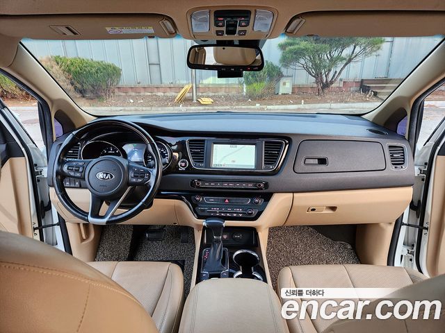 Kia Carnival 7-Seater Limousine VIP 2019 — фото 7