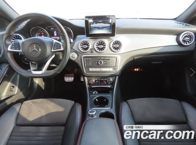 Mercedes-Benz CLA-Class (C117) CLA220 AMG Line 2018 — фото 7