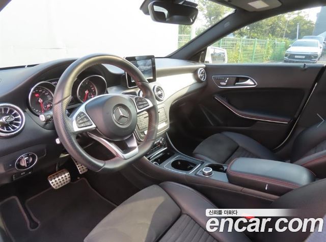 Mercedes-Benz CLA-Class (C117) CLA220 AMG Line 2018 — фото 19