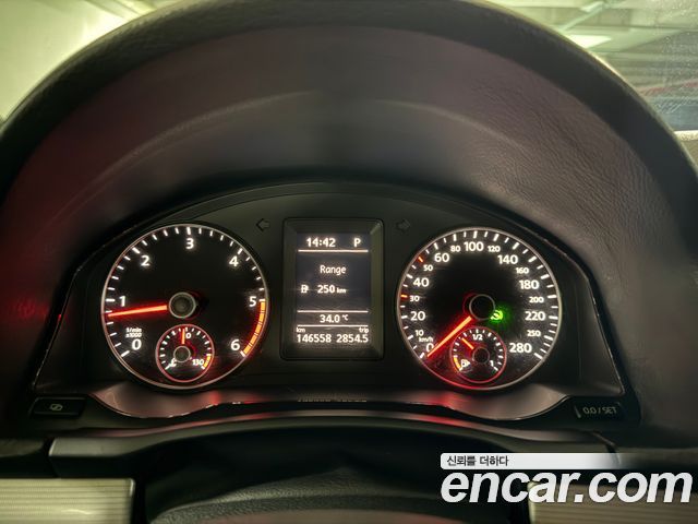Volkswagen Scirocco 2.0 TDI R-Line 2012 — фото 8