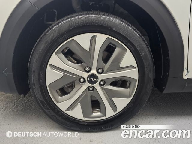 Kia Niro Plus Earth 2023 — фото 5