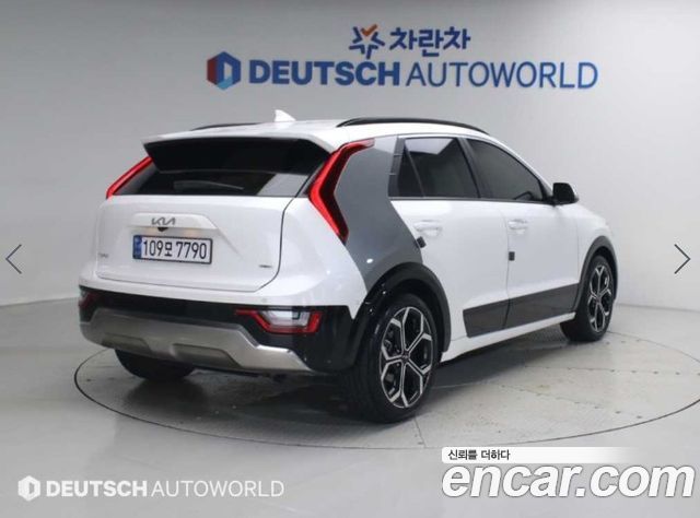 Kia Niro Signature 2022 — фото 2