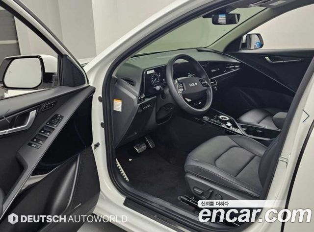 Kia Niro Signature 2022 — фото 10