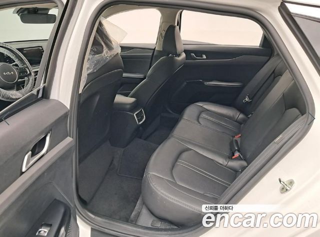 Kia K5 (III) 2.0 Trendy 2023 — фото 16