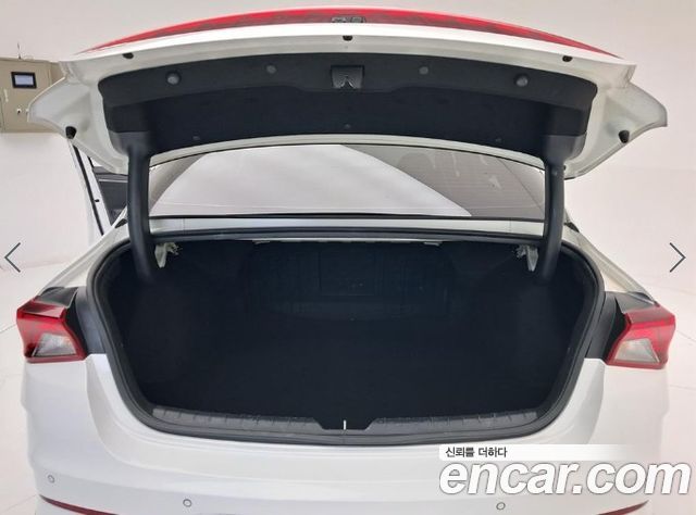 Kia K5 (III) 2.0 Trendy 2023 — фото 21