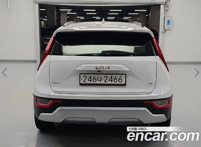 Kia Niro Prestige 2022 — фото 3
