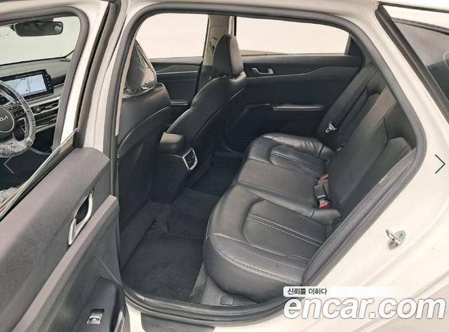 Kia K5 (III) 2.0 Trendy 2022 — фото 16