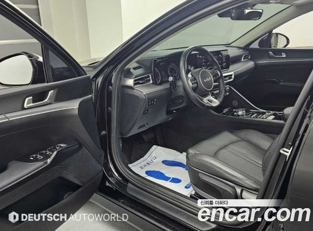 Kia K5 (III) 2.0 Trendy 2023 — фото 15