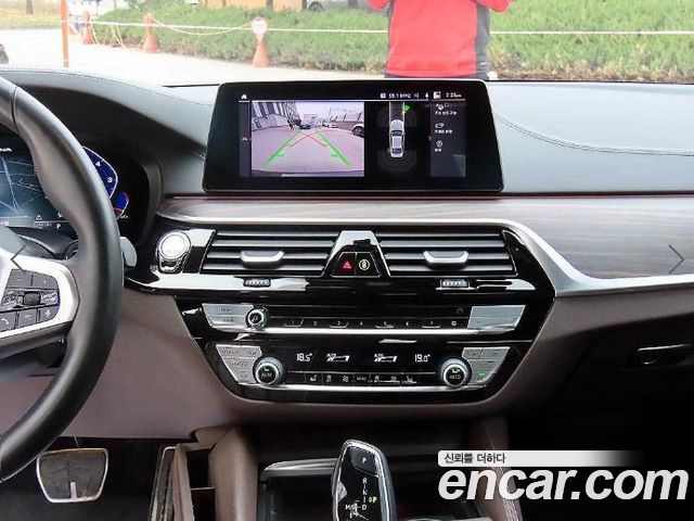 BMW 5 Series (G30) 520i M Sport 2020 — фото 10