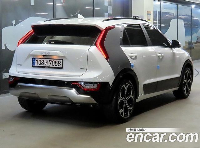 Kia Niro Signature 2022 — фото 4