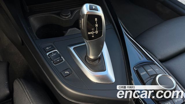 BMW 1 Series (F20) 118d Sport 5Door 2016 — фото 9