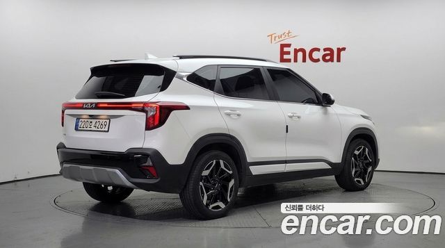 Kia Seltos Gasoline 2.0 2WD Signature 2023 — фото 2