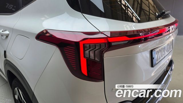 Kia Seltos Gasoline 2.0 2WD Signature 2023 — фото 23