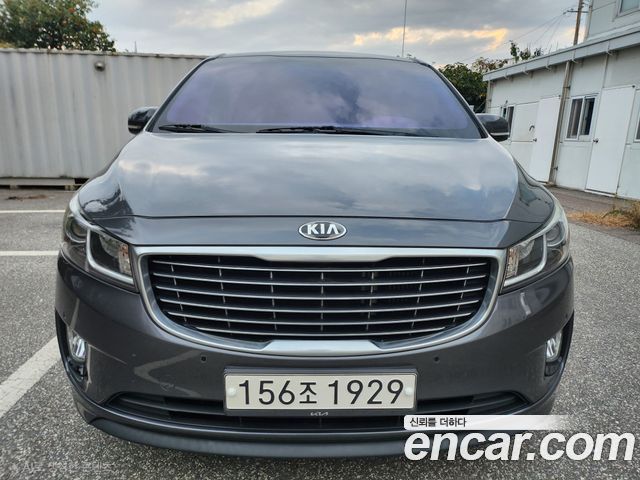 Kia Carnival 9-seater Prestige 2016 — фото 1