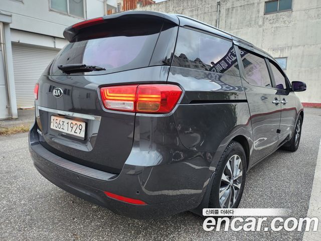 Kia Carnival 9-seater Prestige 2016 — фото 4
