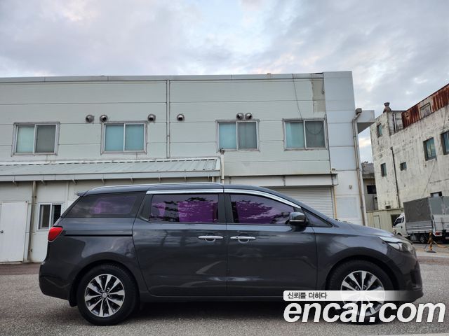 Kia Carnival 9-seater Prestige 2016 — фото 8