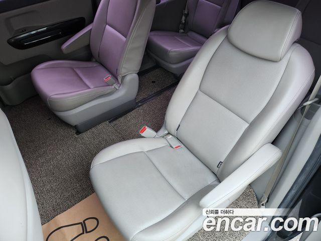 Kia Carnival 9-seater Prestige 2016 — фото 15