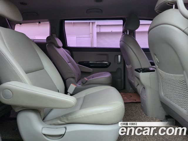 Kia Carnival 9-seater Prestige 2016 — фото 17