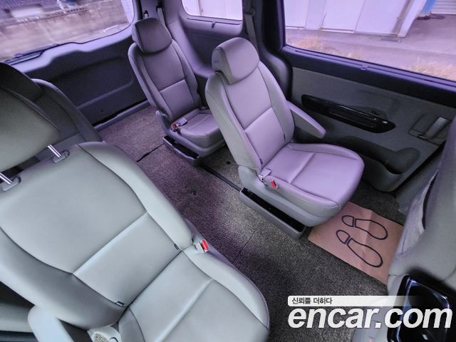 Kia Carnival 9-seater Prestige 2016 — фото 18