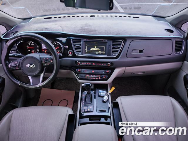 Kia Carnival 9-seater Prestige 2016 — фото 20