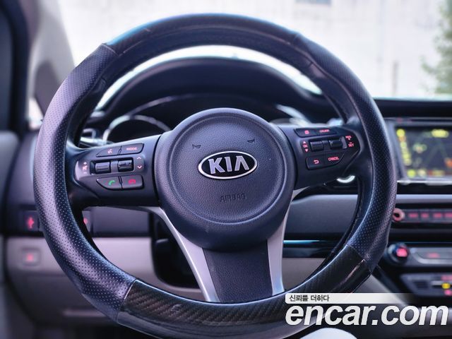 Kia Carnival 9-seater Prestige 2016 — фото 22