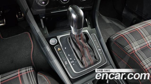 Volkswagen Golf (VII) 2.0 GTI Extreme Edition 2016 — фото 9