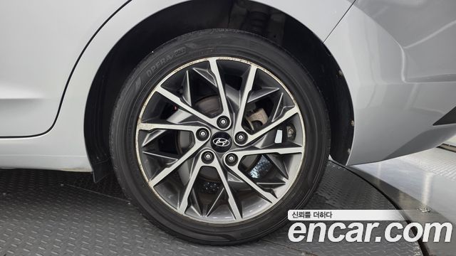 Hyundai Avante (AD) 1.6 Smart Choice 2020 — фото 21