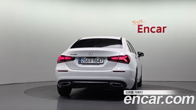 Mercedes-Benz A-Class (W177) A220 Sedan 2021 — фото 4