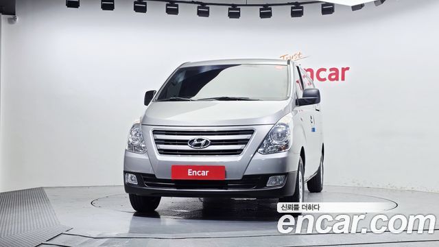 Hyundai Grand Starex 3-Seater VAN Smart Stardard 2017 — фото 3