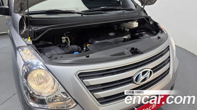 Hyundai Grand Starex 3-Seater VAN Smart Stardard 2017 — фото 6