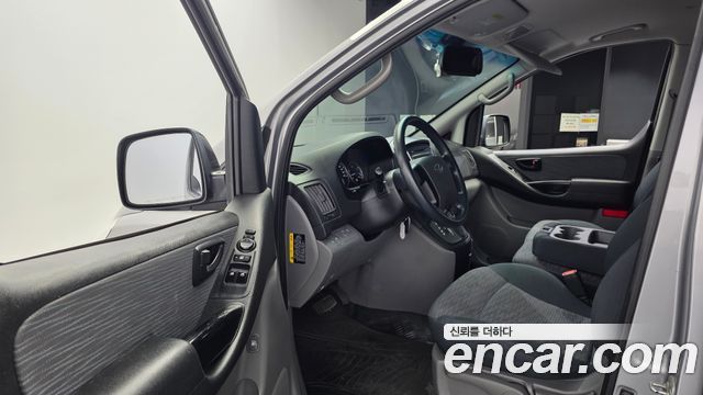 Hyundai Grand Starex 3-Seater VAN Smart Stardard 2017 — фото 10