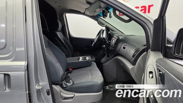 Hyundai Grand Starex 3-Seater VAN Smart Stardard 2017 — фото 11