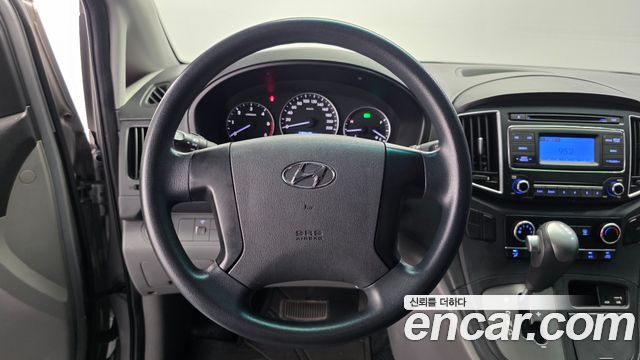 Hyundai Grand Starex 3-Seater VAN Smart Stardard 2017 — фото 13